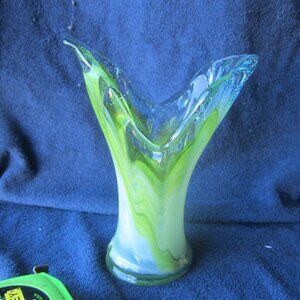 UNIQUE VTG HAND BLOWN HAND SWUNG V-SHAPED VASE MIXED COLORS